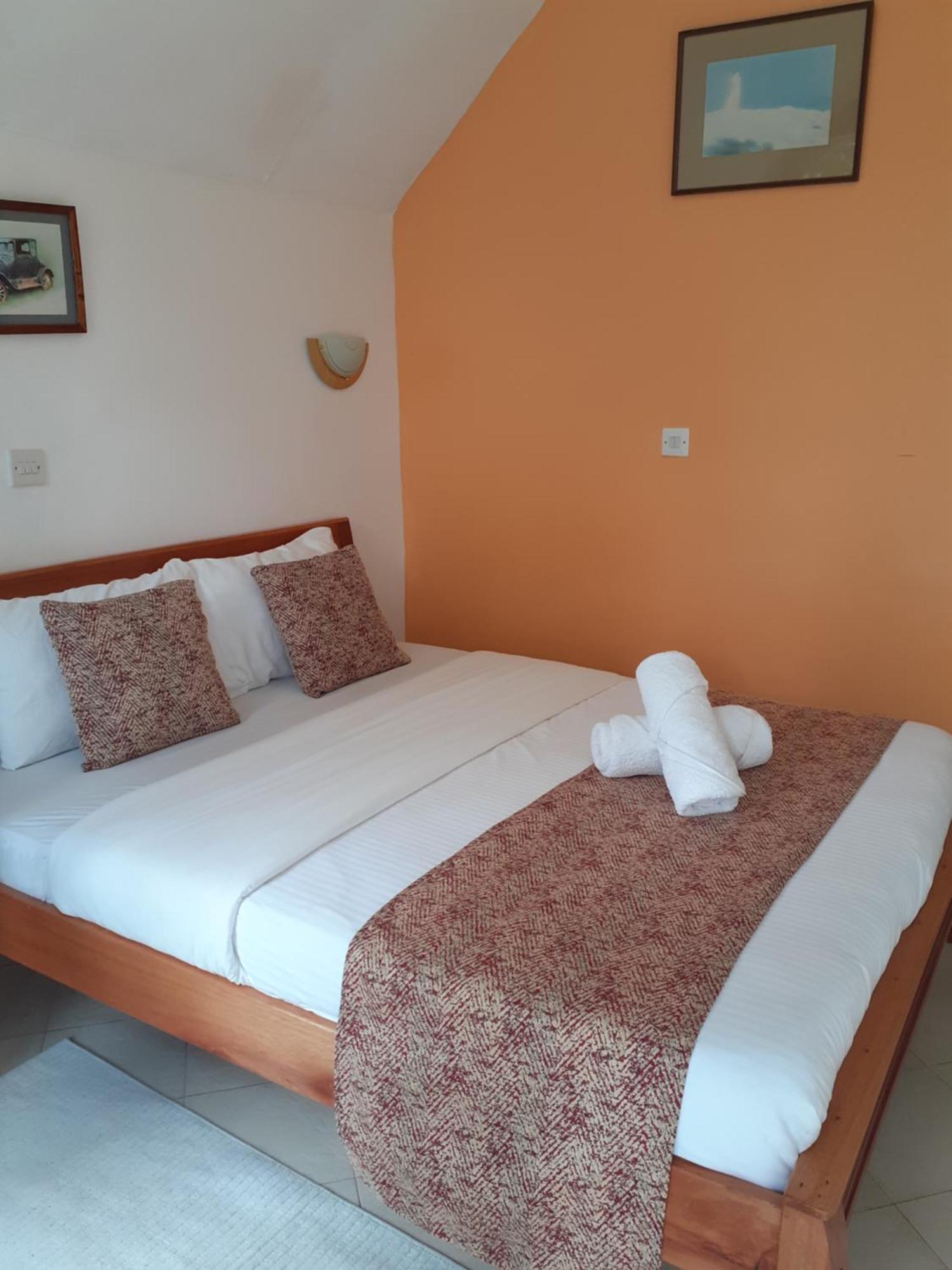 Camp Mahon Gardens Hotel แนนยูกี ภายนอก รูปภาพ
